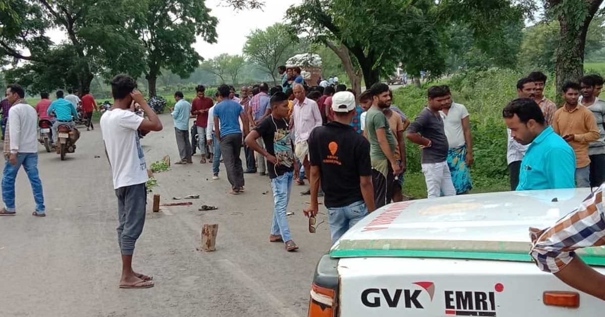 हिंदी समाचार |सरसींवा के पास सड़क दुर्घटना...