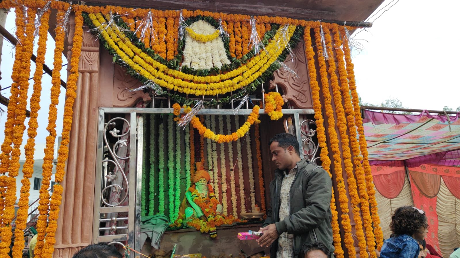 हिंदी समाचार |सतगुरु आश्रम पर हुआ एक दिवसीय...