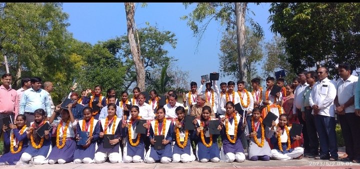 हिंदी समाचार |परीक्षा में सफल छात्रों का...