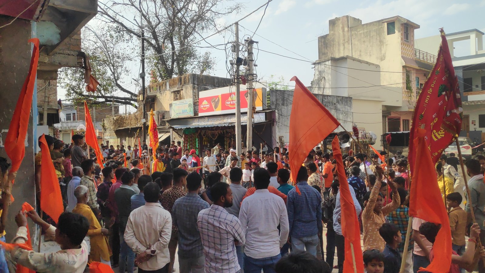 हिंदी समाचार |नगर तलेन में बड़े धूमधाम से...
