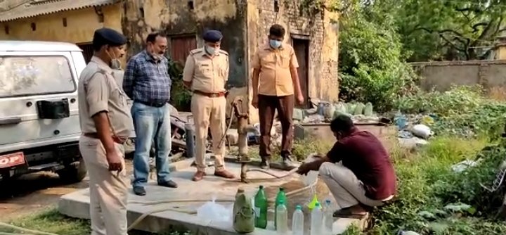 हिंदी समाचार |मशरक थाना परिसर में 68 लीटर...