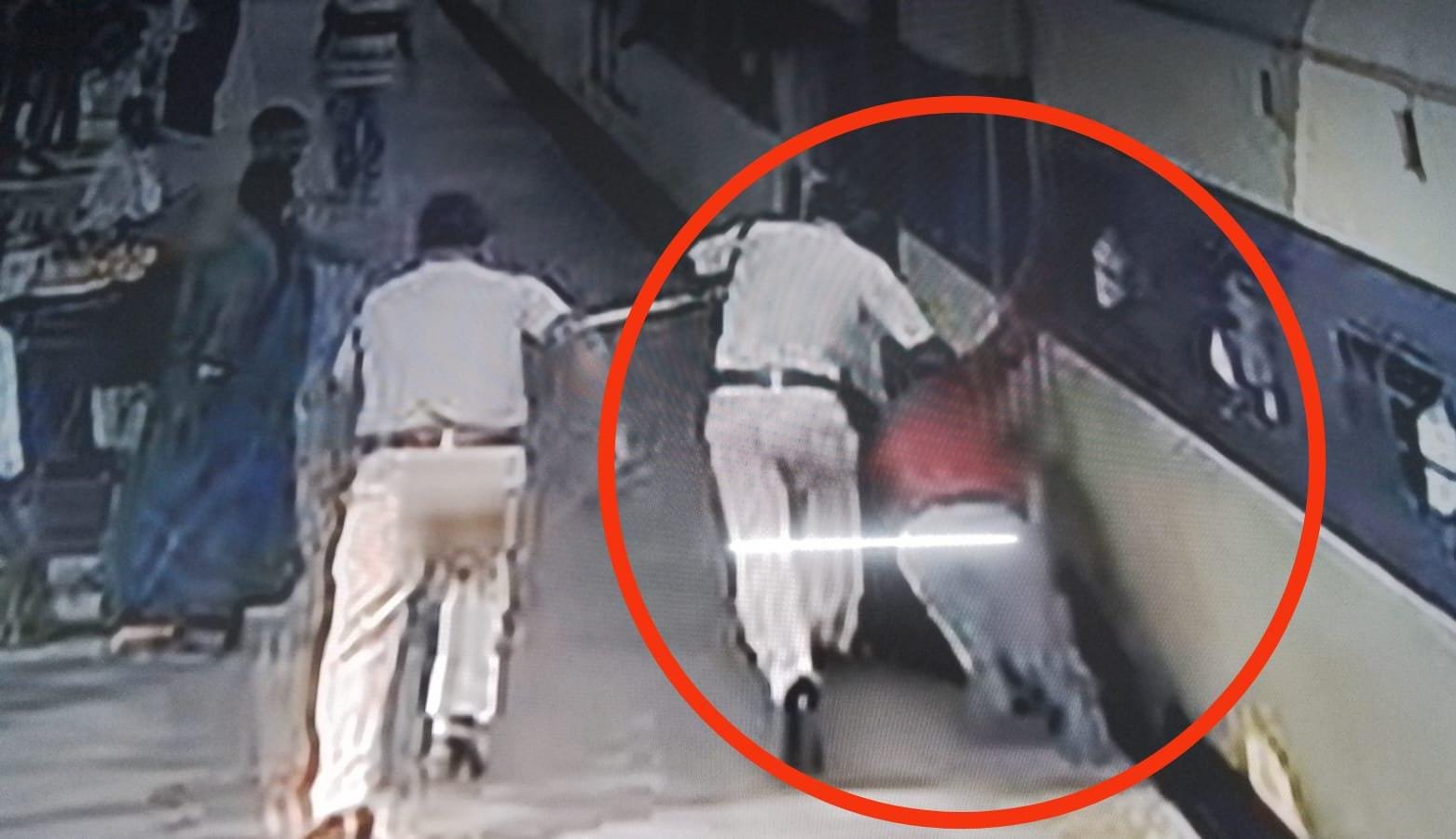 हिंदी समाचार | चलती ट्रेन की चपेट में आने से...