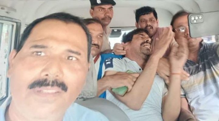 हिंदी समाचार |सदर अस्पताल क्लर्क 55 हजार...
