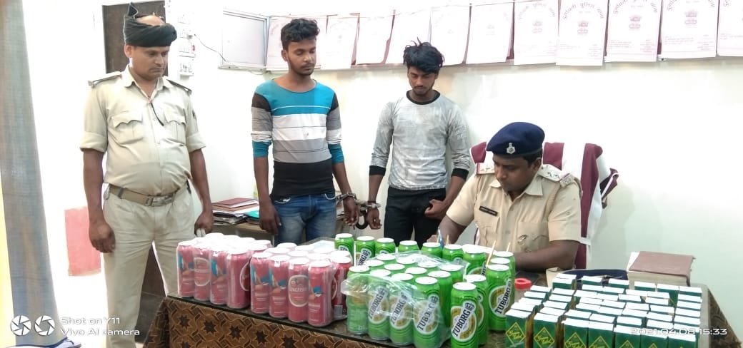 हिंदी समाचार |35 पेटी अंग्रेजी शराब के साथ दो...