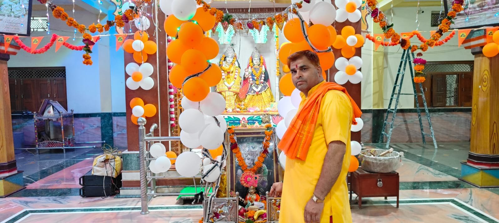 हिंदी समाचार |श्री राधा कृष्ण मंदिर में...