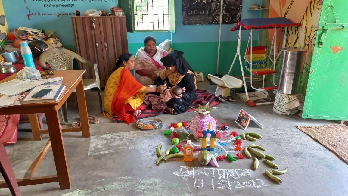 हिंदी समाचार |आंगनवाड़ी केंद्रों पर करवाया...
