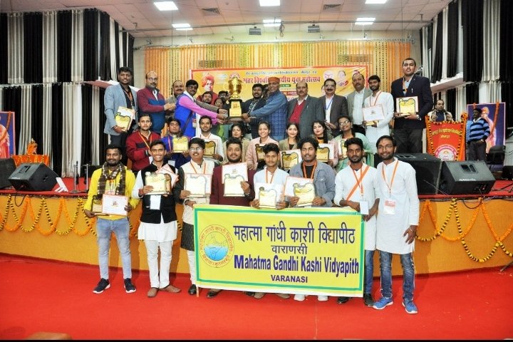 हिंदी समाचार |युवा महोत्सव में युवाओं में...