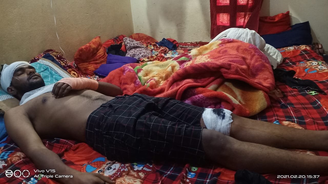 हिंदी समाचार |बाइक हटाने के विवाद में चाकू...