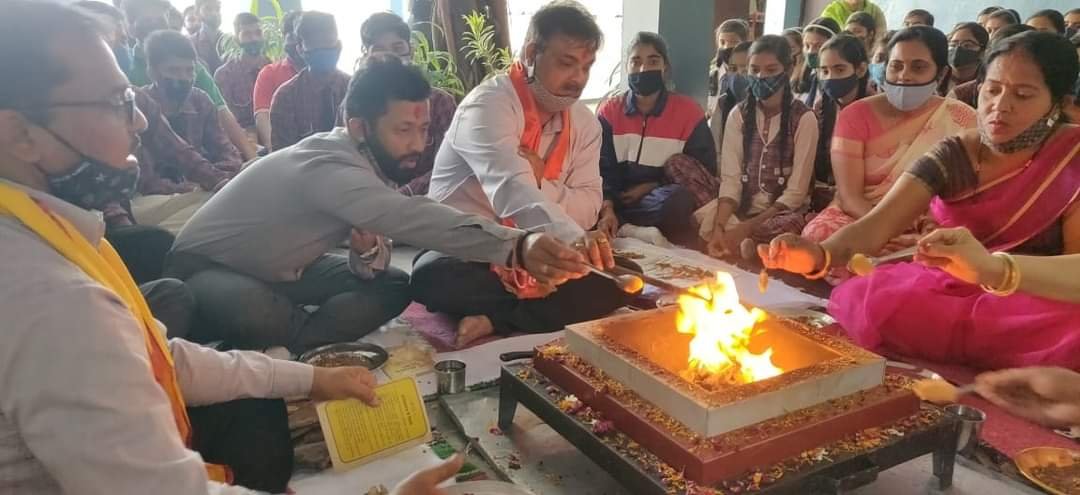 हिंदी समाचार |डीएवी पब्लिक स्कूल में हवन...