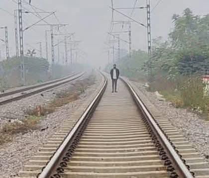 हिंदी समाचार |ट्रेन के आगे कुदकर दी जान