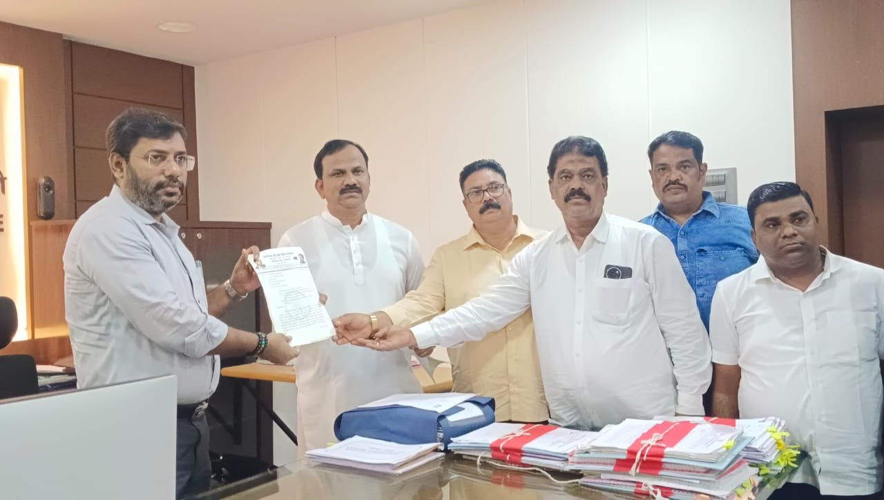 हिंदी समाचार |CJI पर कोर्ट में जूता फेंकने की...