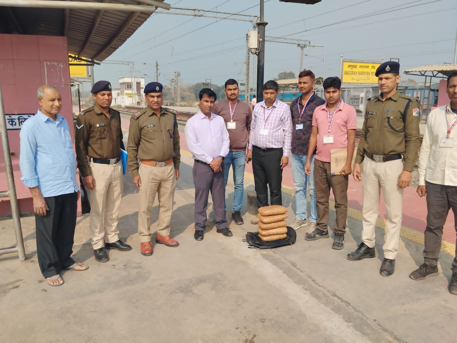 हिंदी समाचार |आरपीएफ ने लावारिस हालत में 05...