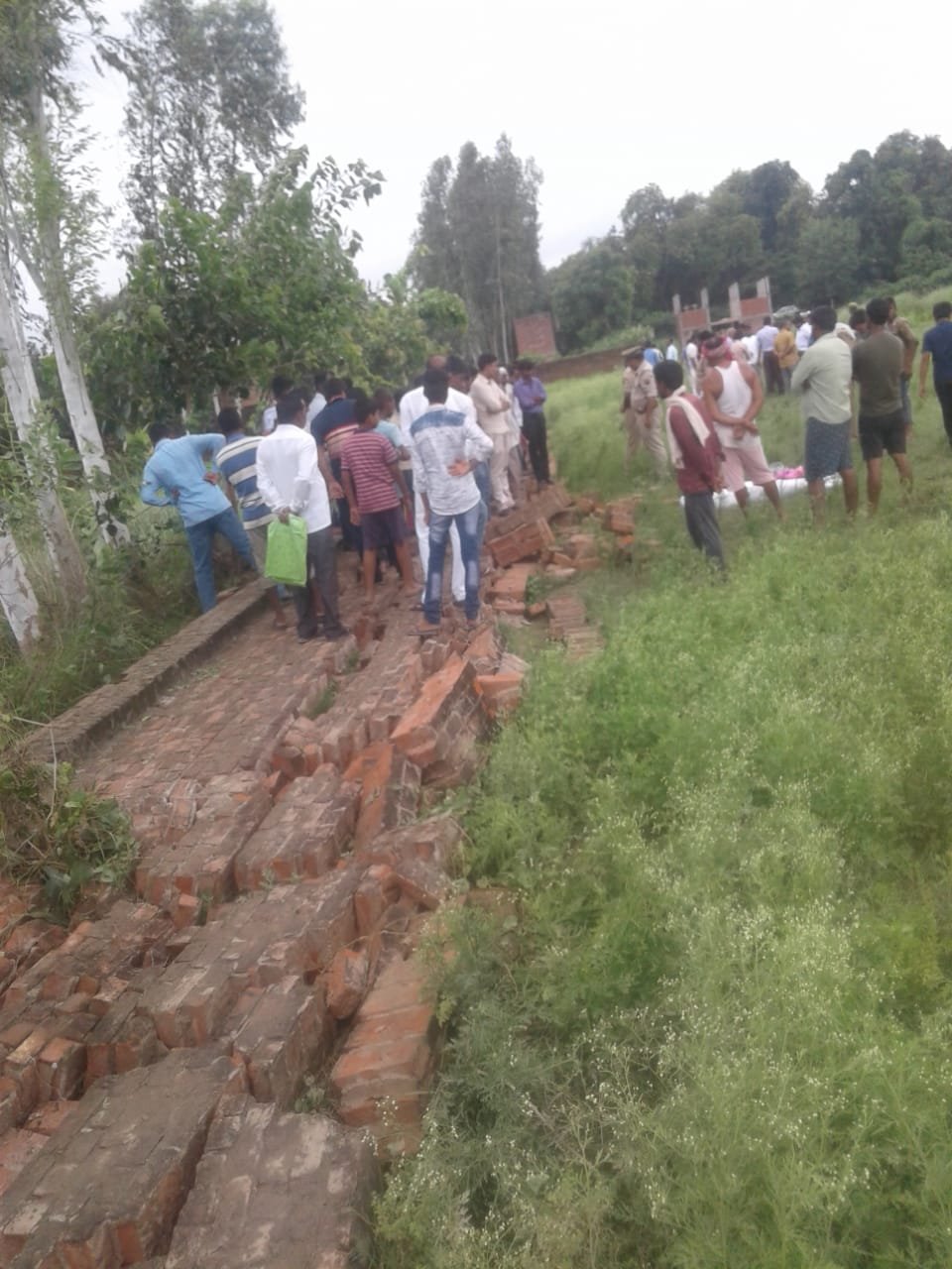 हिंदी समाचार | कादीपुर में दीवार ढहने से युवक की दर्दनाक मौत