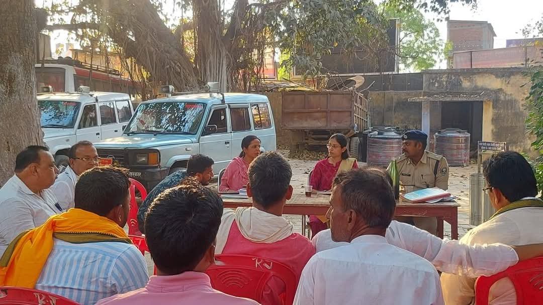 हिंदी समाचार |चेनारी में शांति समिति का...