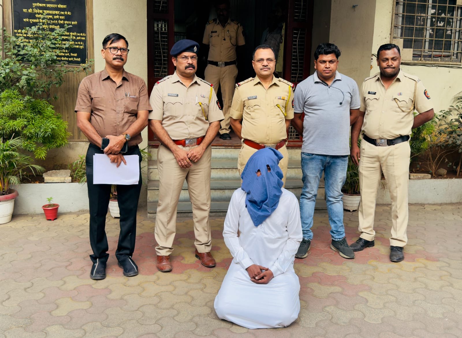 हिंदी समाचार |ठोंगी बाबा ने महिला से ठगे 8.87...