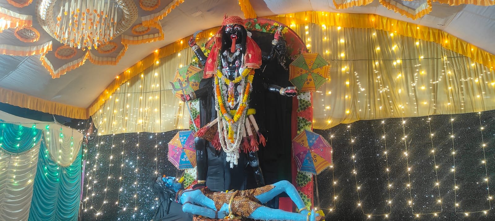 हिंदी समाचार |तलेन में गाजे-बाजे के साथ...