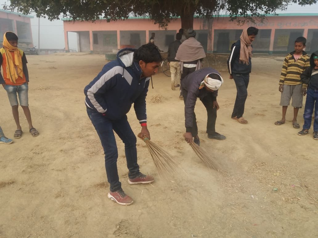 हिंदी समाचार |सभी मिलकर विद्यालय की...