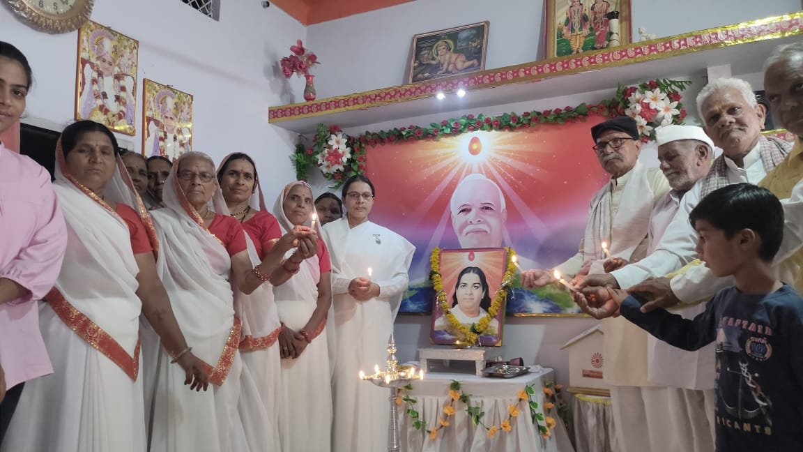 हिंदी समाचार |मातेश्वरी जगदंबा मम्मा का...