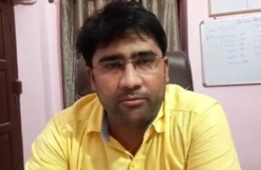 हिंदी समाचार |गुस्साए प्रदर्शनकारियों के...