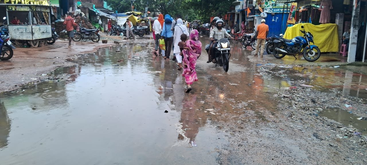 हिंदी समाचार |बेलाॅव बाजार में नाली की नहीं...