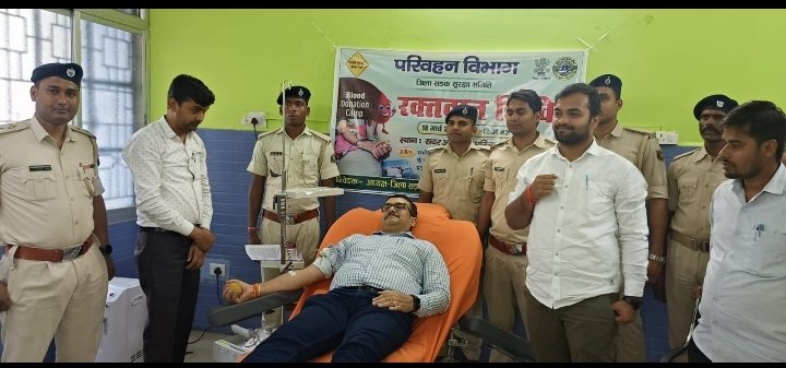 हिंदी समाचार |रक्तदान के साथ मतदान भी करना...