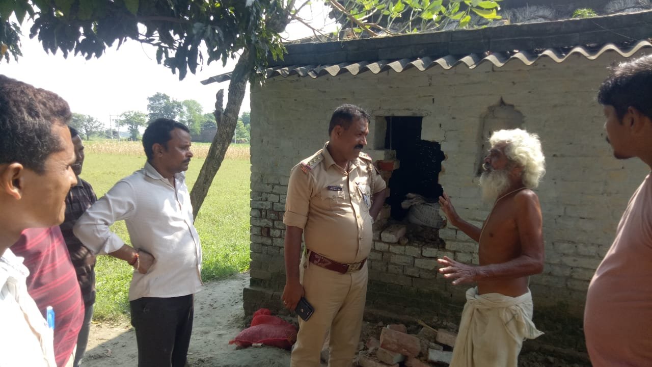 हिंदी समाचार |ग्रामीणों की गिरफ्त में आया...