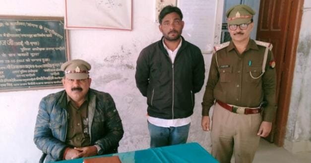 हिंदी समाचार |महिला स्वास्थ्य कर्मी का पीछा...