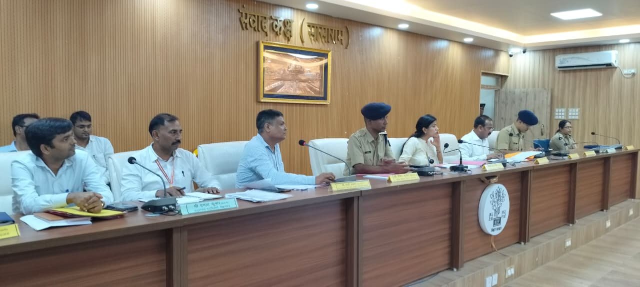 हिंदी समाचार |डीएम की अध्यक्षता में...