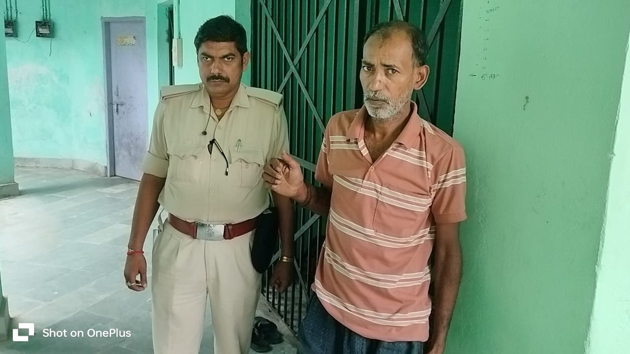 हिंदी समाचार |65 ग्राम गांजा के साथ तस्कर...