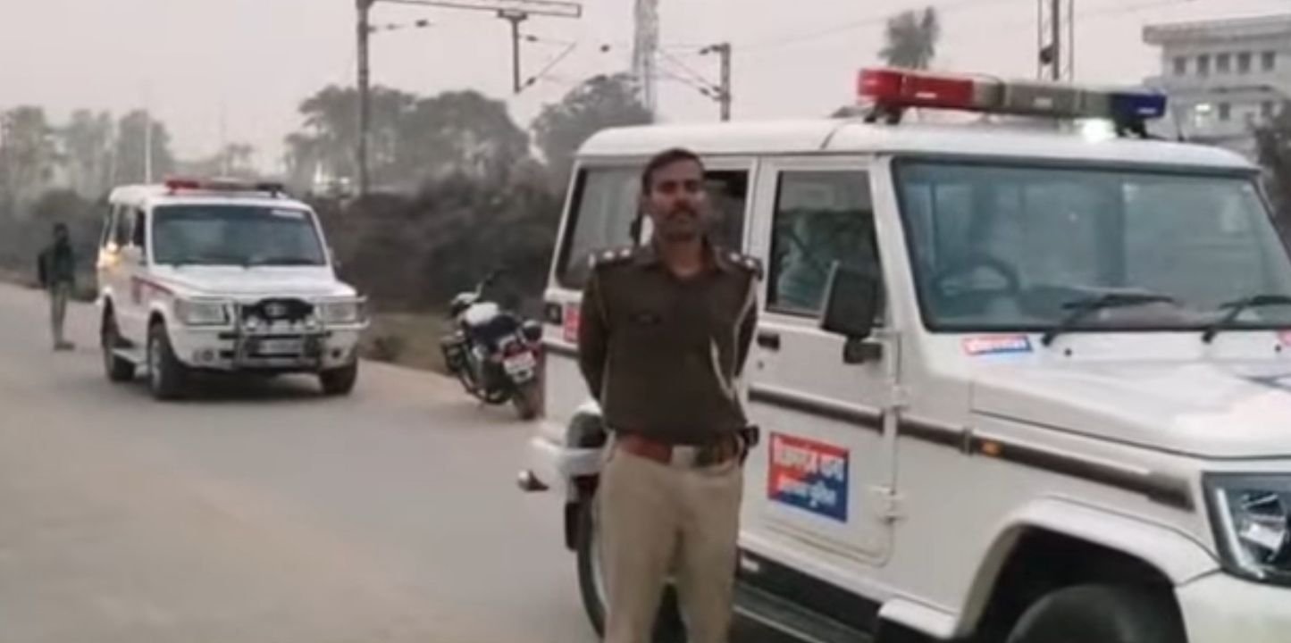 हिंदी समाचार |बैंक जा रहे कर्मी से 3.10 लाख की...