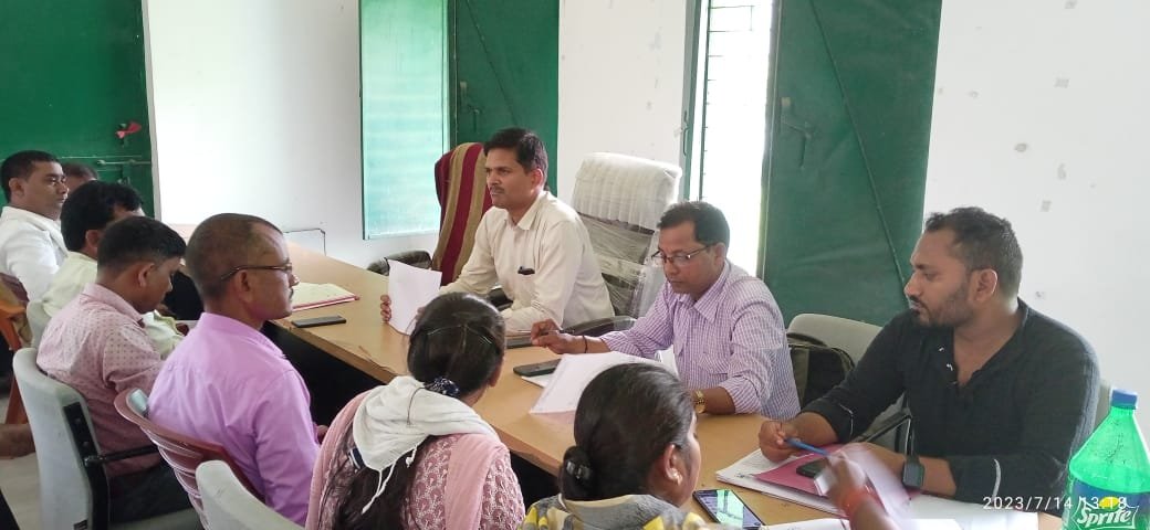 हिंदी समाचार |प्रखंड सभागार में हुआ बैठक...