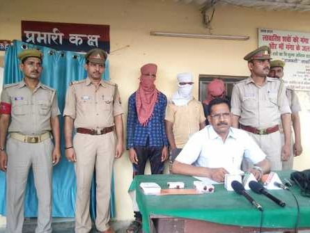 हिंदी समाचार |सारनाथ रेलवे स्टेशन से तीन...