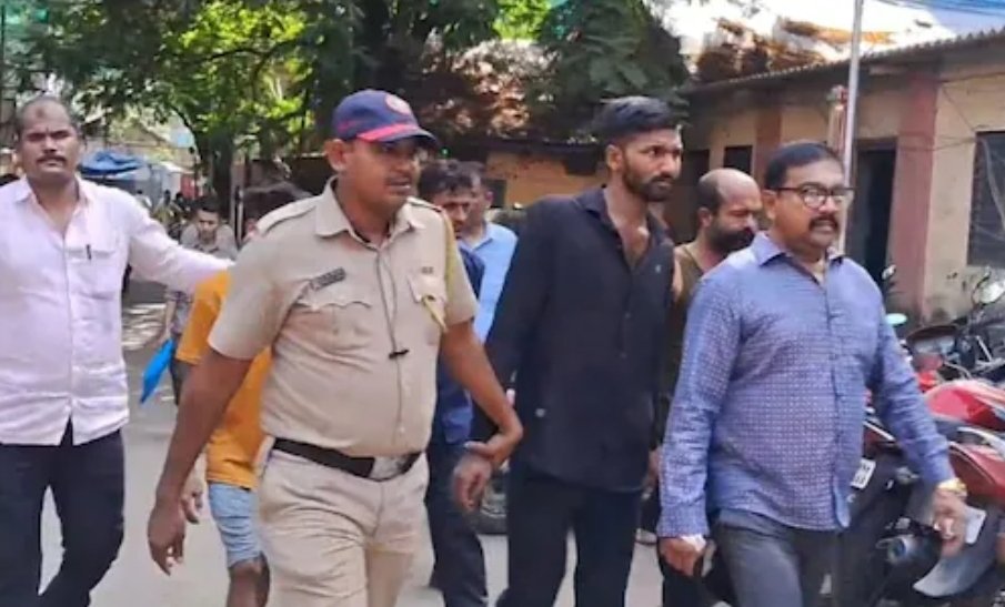 हिंदी समाचार |यात्रियों को लूटने के इरादे...