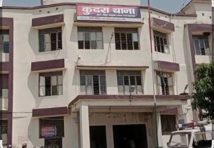 हिंदी समाचार |42.825 लीटर अंग्रेजी शराब के साथ...
