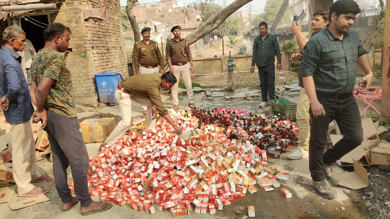 हिंदी समाचार |606 लीटर शराब थाना परिसर में...