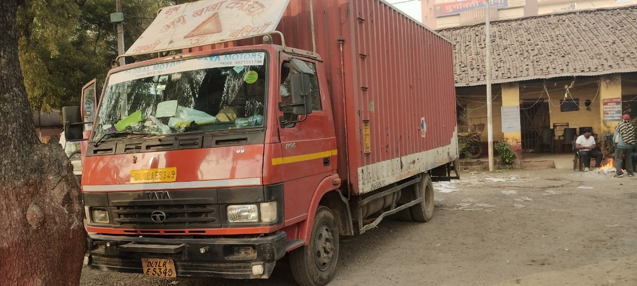 हिंदी समाचार |955 लीटर शराब के साथ डीसीएम...