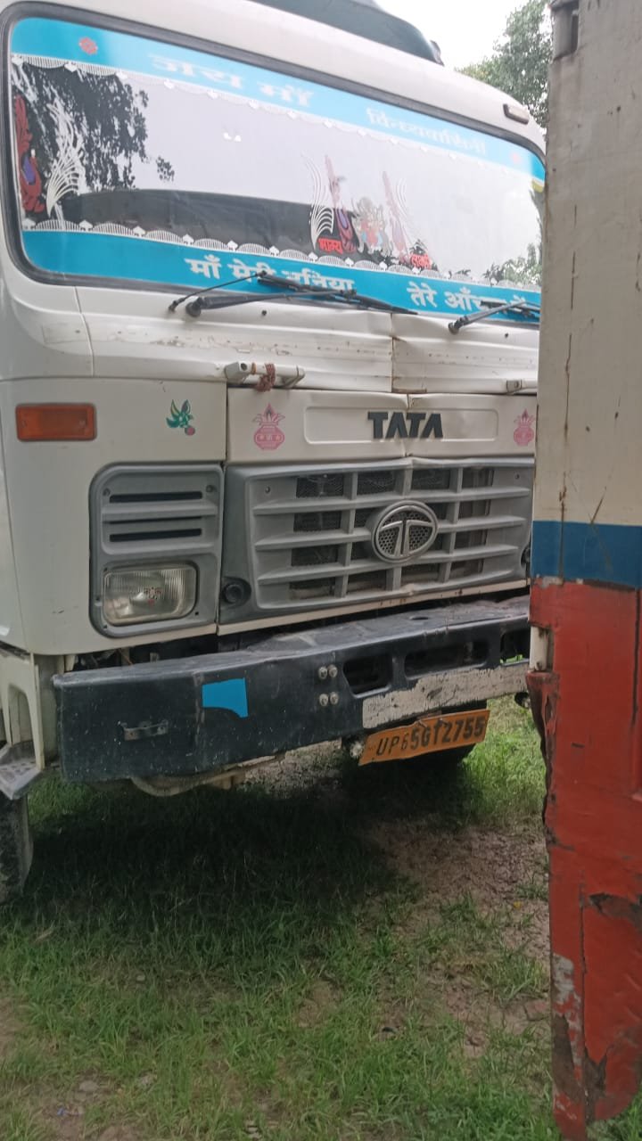 हिंदी समाचार |अवैध गिट्टी लदे हाईवे को...