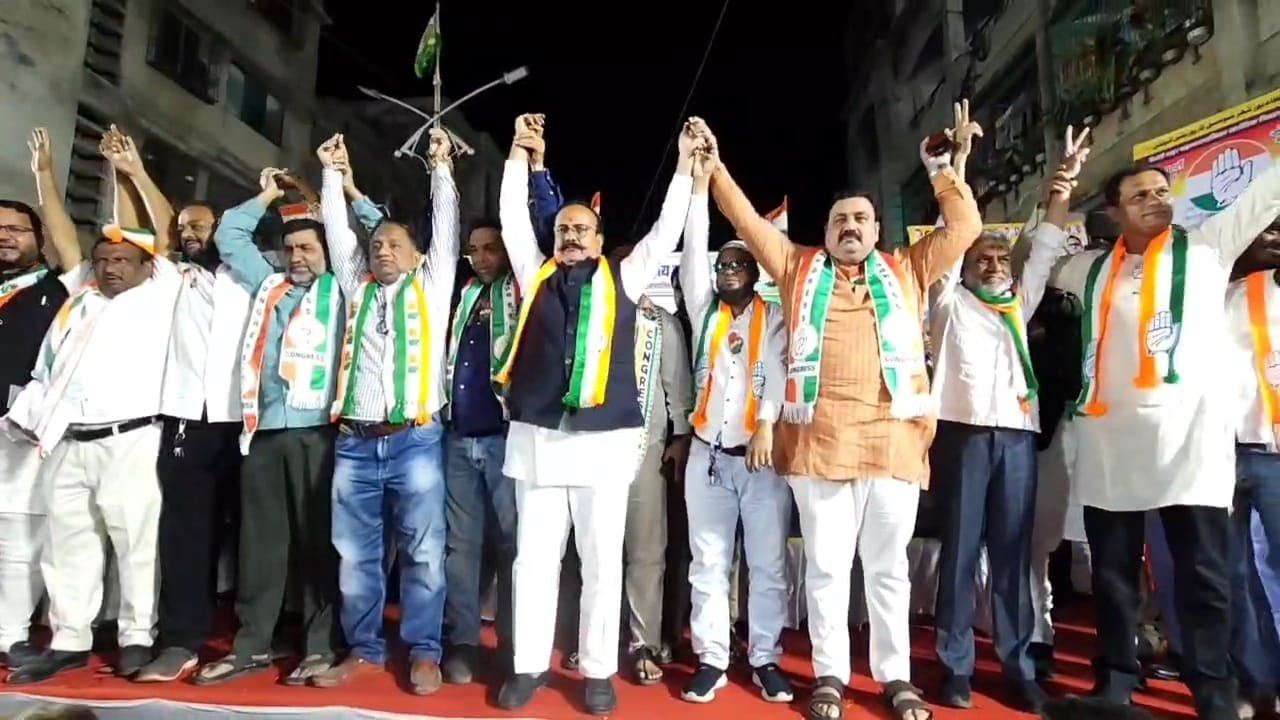 हिंदी समाचार |कांग्रेस का मंच देखकर भागे...