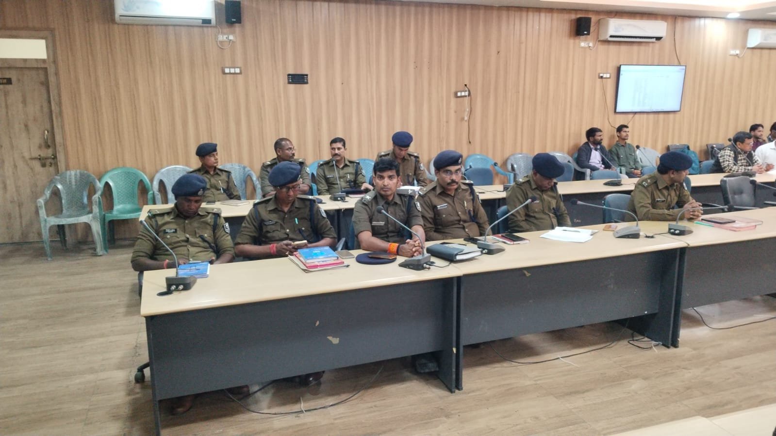 हिंदी समाचार |एसपी की अध्यक्षता में मद्य...