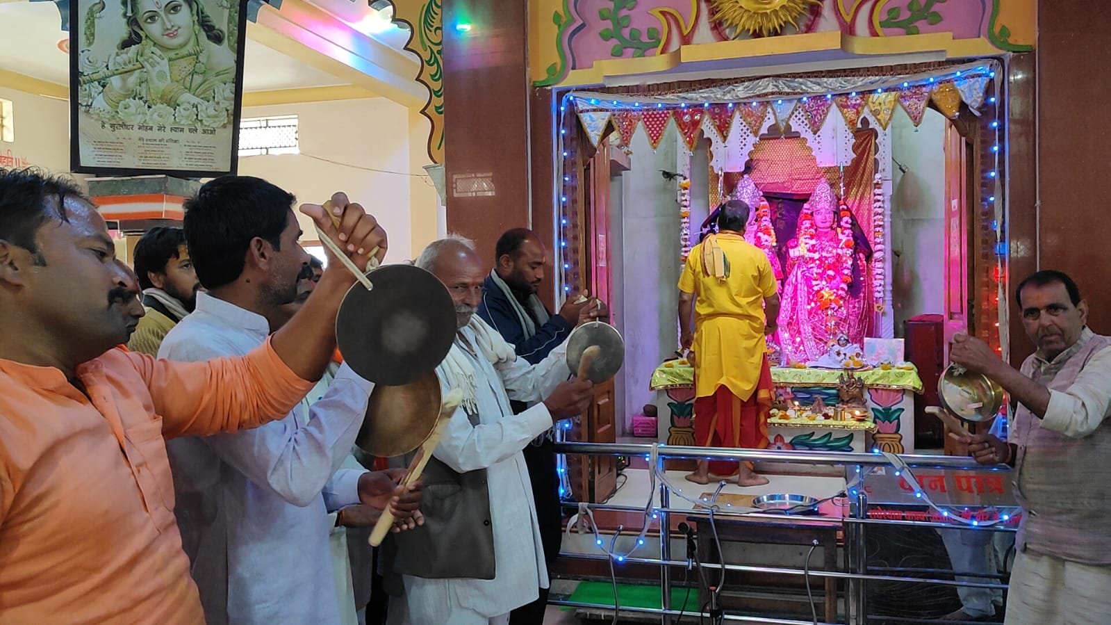 हिंदी समाचार |नगर के मंदिरों में धूम धाम से...