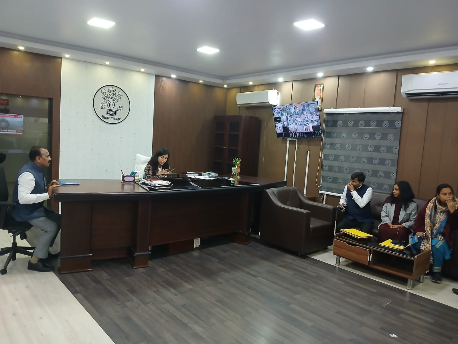 हिंदी समाचार |डीएम की अध्यक्षता में...