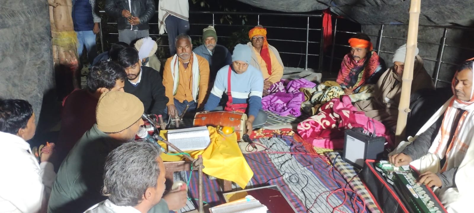 हिंदी समाचार |शिव मंदिर में चल रहा मानस यज्ञ ...