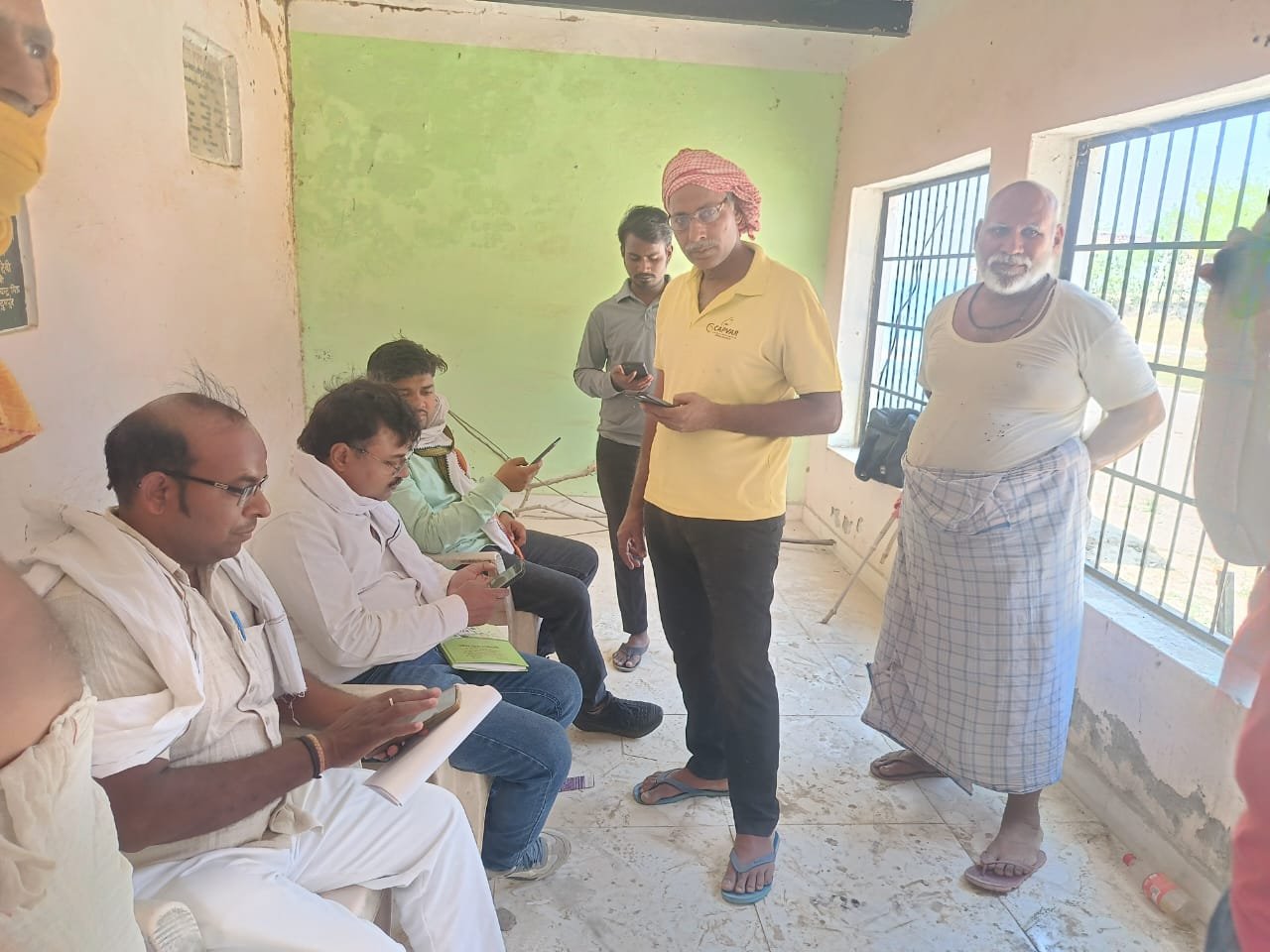 हिंदी समाचार | पंचायत भवन में लगा फार्मर...