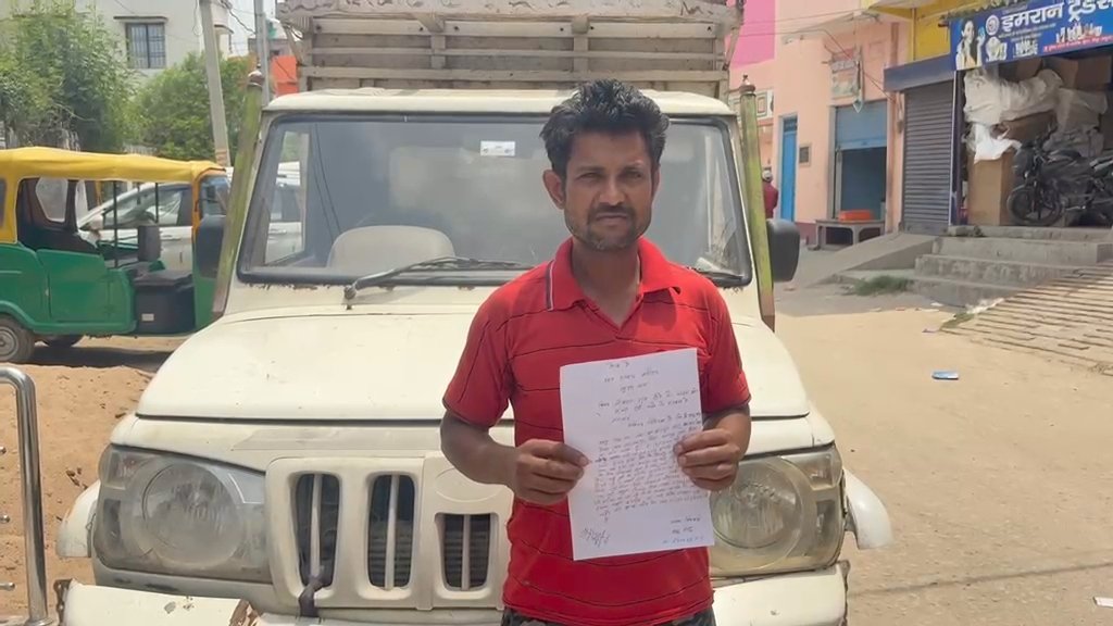 हिंदी समाचार | सकरी पेट्रोल पंप के समीप खड़ी...