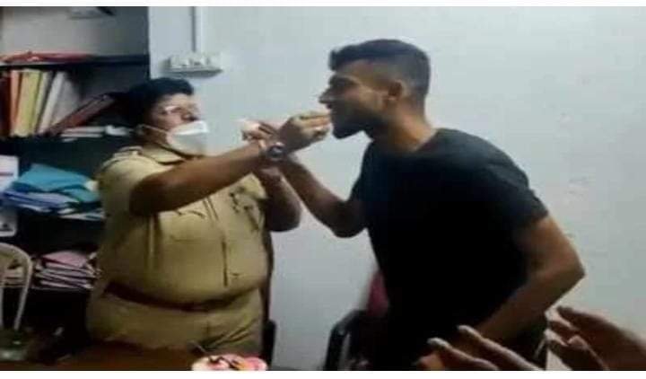 हिंदी समाचार |पुलिस के एक आला अधिकारी...