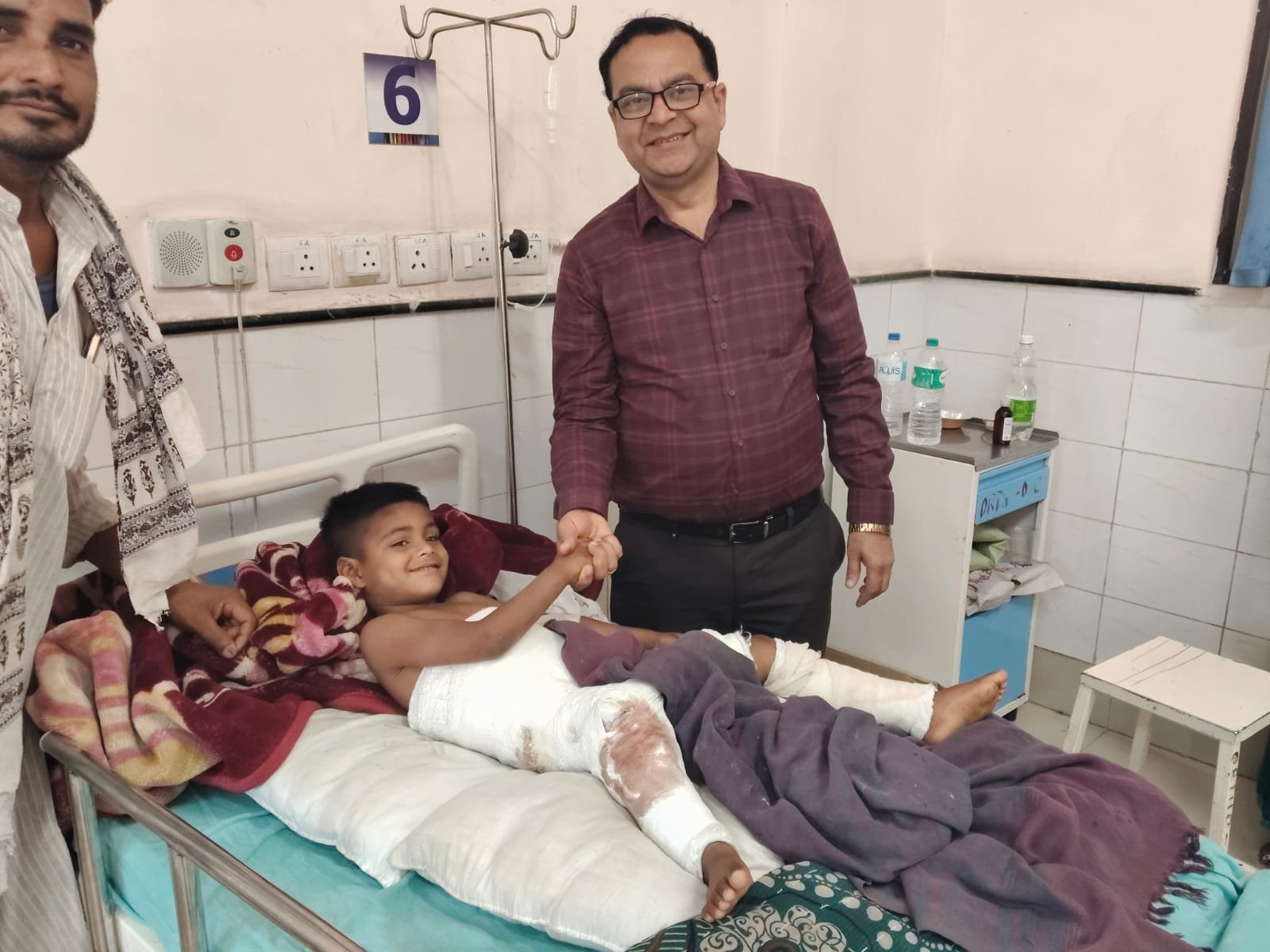 हिंदी समाचार | सड़क दुर्घटना में घायल 6...