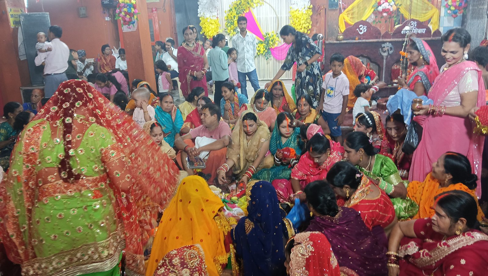 हिंदी समाचार | तीज पर्व पर सुहागिनों ने रखा...