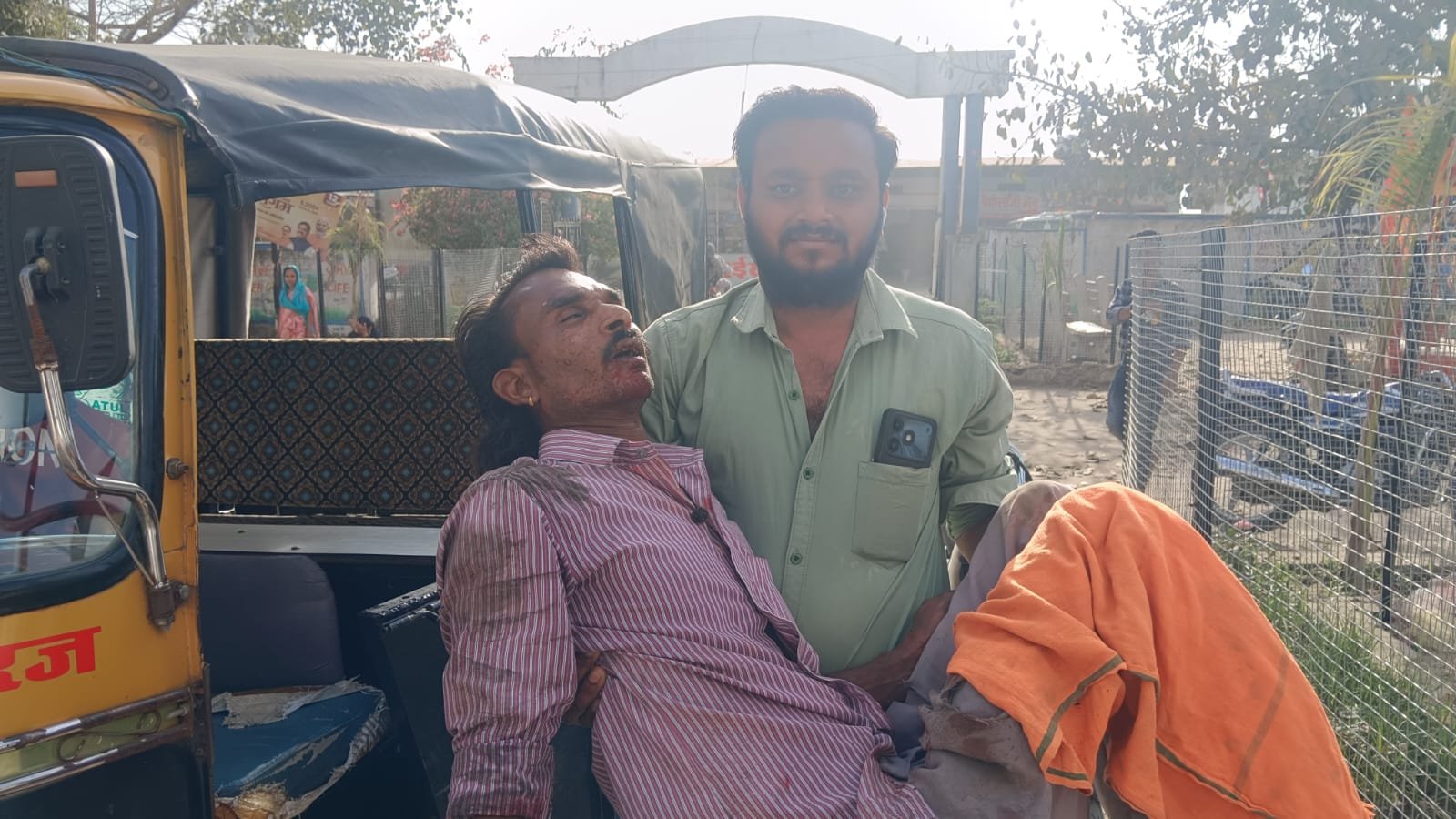 हिंदी समाचार | राहवीर बने पत्रकार कृष्ण मोहन...