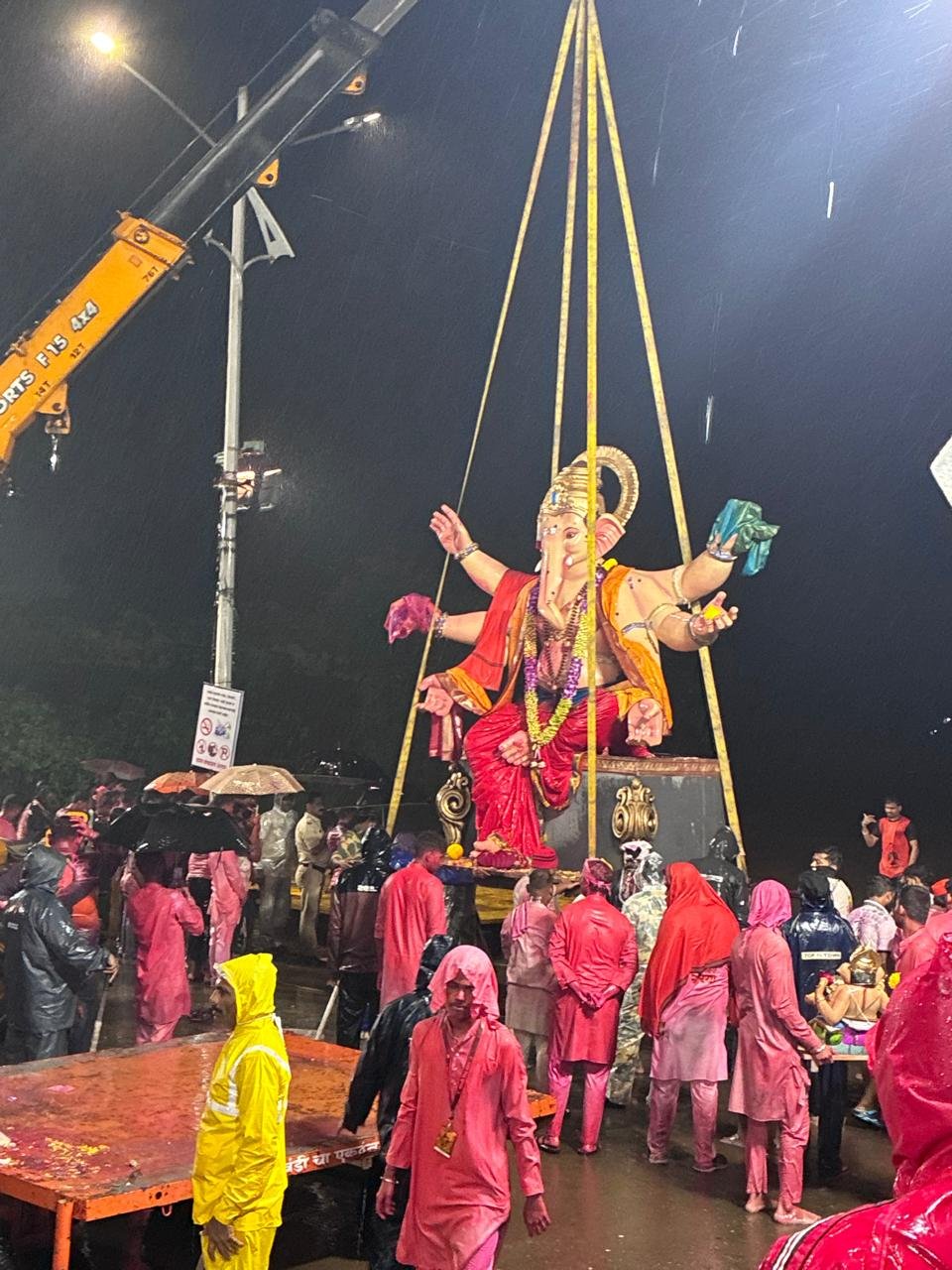 हिंदी समाचार |गणपति बप्पा मोरया.... जयघोषों...