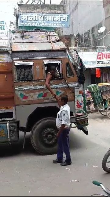 हिंदी समाचार |भिवंडी में ट्रैफिक पुलिस की...